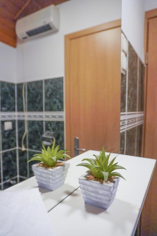Apartments Loriana ชิเบนิก ภายนอก รูปภาพ